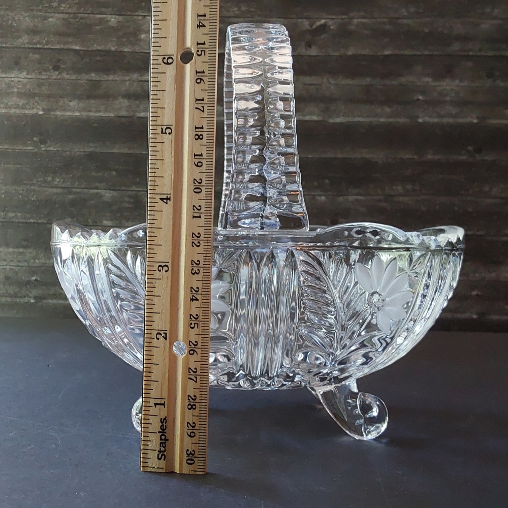 VINTAGE Crystal Basket with Handle / 7.5" L x 7" H x 5" W - Picture 6 of 8